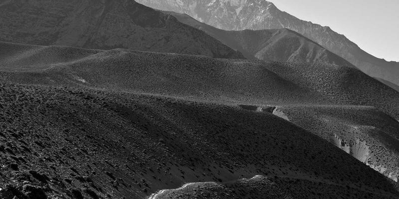 从硬件捆绑到软件自由：电信运营商NFV部署实战，如何通过资源分享与服务器重构网络？